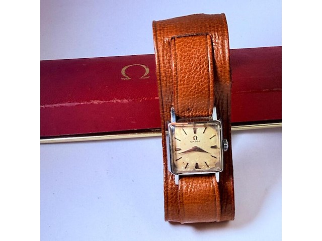 Antiek omega mechanisch dameshorloge ca. 1940 - afbeelding 1 van  7