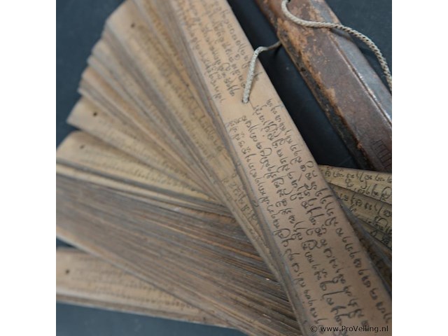 Antiek palmbladmanuscript uit zuid- of zuidoost-azië - afbeelding 3 van  5