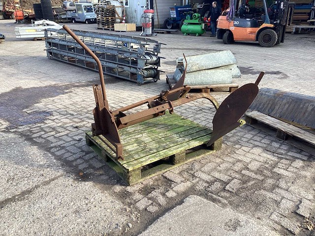 Antiek ploeg - afbeelding 1 van  6