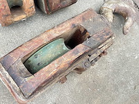 Antiek scheepsblok met bronzen schijf (3x) - afbeelding 2 van  2