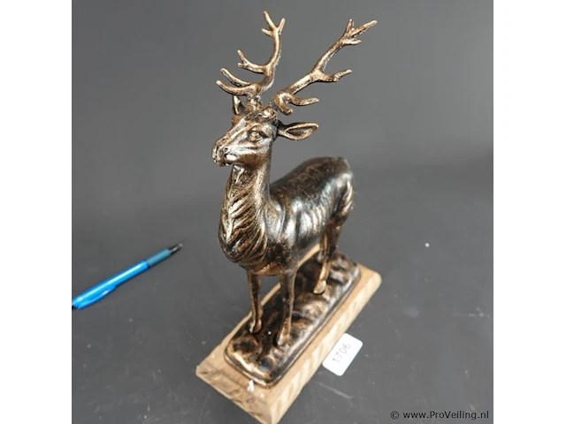 Antiek stijl faux bronzen beeld edelhert - afbeelding 3 van  5