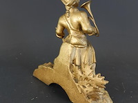 Antiek vergulde zamak of spelter beeld van een jager of militaire hoornblazer - afbeelding 4 van  5