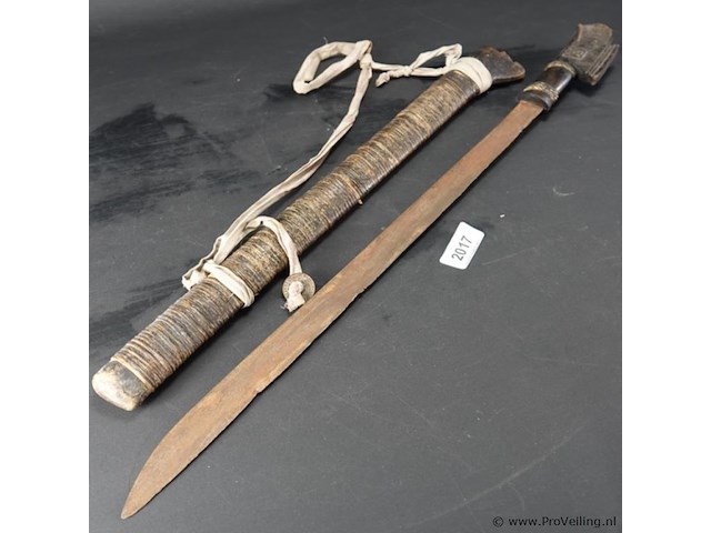 Antiek zwaard - afbeelding 1 van  5