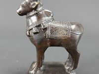 Antieke (18 of 19de eeuw) bronzen nandi (rijdier van shiva) - afbeelding 2 van  5