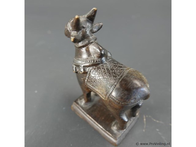 Antieke (18 of 19de eeuw) bronzen nandi (rijdier van shiva) - afbeelding 3 van  5
