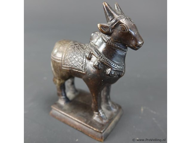 Antieke (18 of 19de eeuw) bronzen nandi (rijdier van shiva) - afbeelding 4 van  5