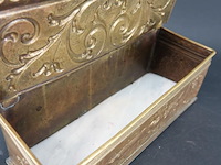 Antieke 19de eeuwse nederlandse koperen kaarsendoos, ook wel bekend als een centenbakkie - afbeelding 4 van  5