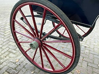 Antieke autowagen - afbeelding 2 van  21