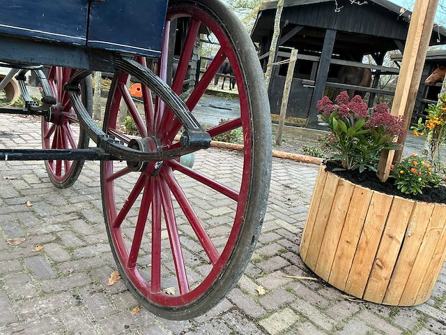 Antieke autowagen - afbeelding 5 van  21