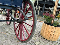 Antieke autowagen - afbeelding 5 van  21