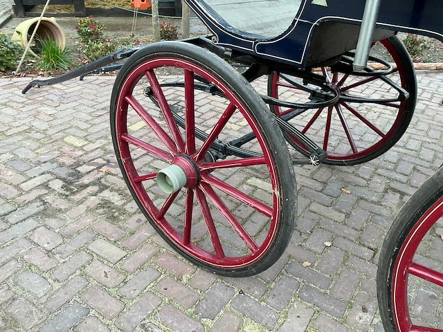 Antieke autowagen - afbeelding 8 van  21