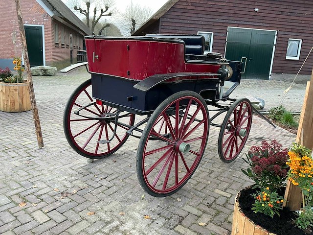 Antieke autowagen - afbeelding 17 van  21