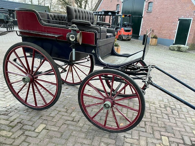 Antieke autowagen - afbeelding 19 van  21