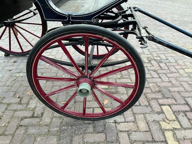 Antieke autowagen - afbeelding 20 van  21