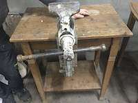 Antieke bankschroef - afbeelding 2 van  3