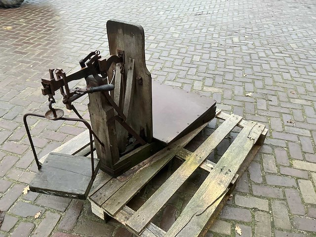 Antieke bascule vloerweegschaal - afbeelding 7 van  11