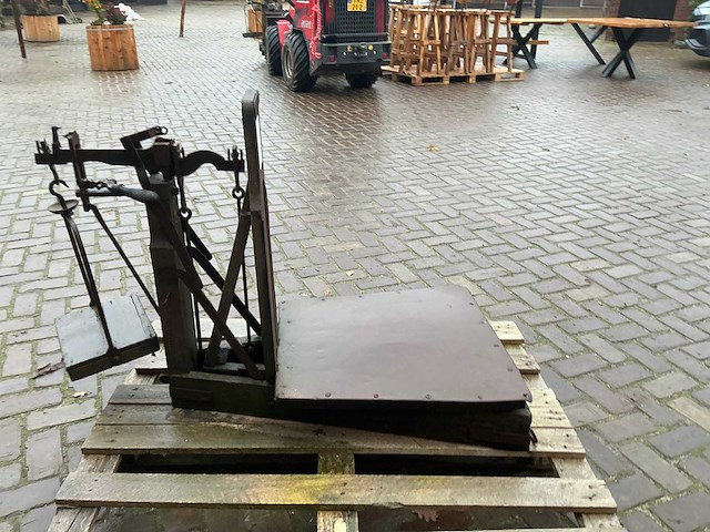 Antieke bascule vloerweegschaal - afbeelding 9 van  11
