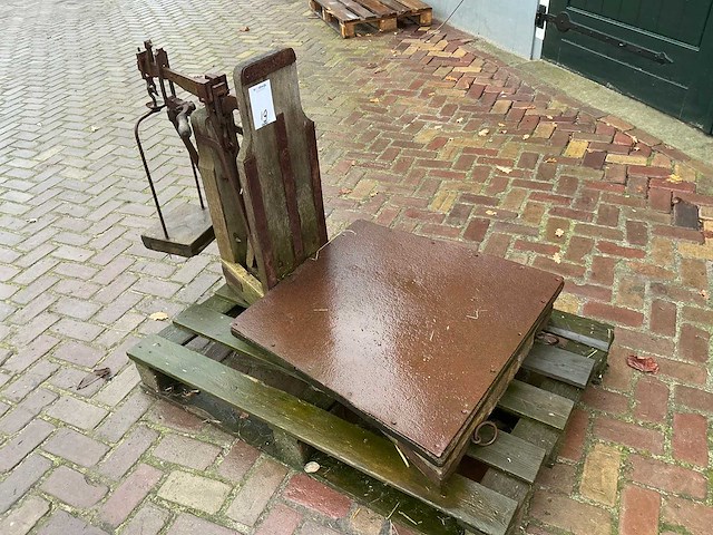Antieke bascule vloerweegschaal - afbeelding 2 van  9