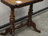 Antieke bijzettafel. afmeting blad 75 x 44 cm. hoogte 75 cm - afbeelding 2 van  3
