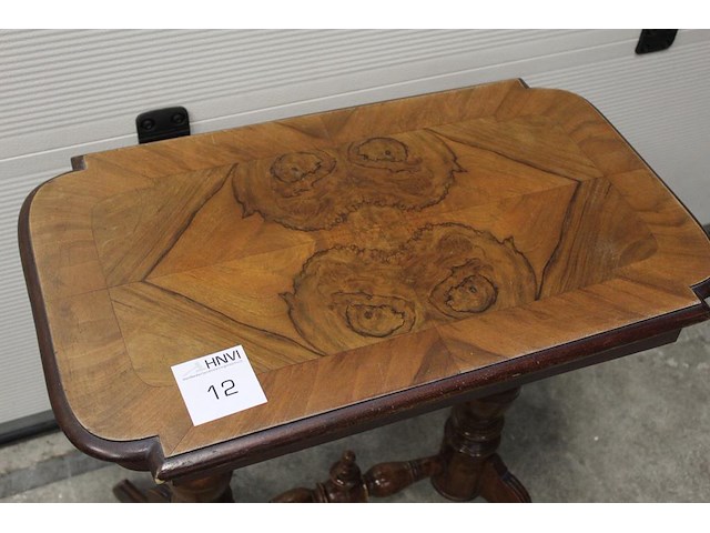 Antieke bijzettafel. afmeting blad 75 x 44 cm. hoogte 75 cm - afbeelding 3 van  3