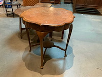 Antieke bijzettafels en vintage bankje (3x) - afbeelding 4 van  5