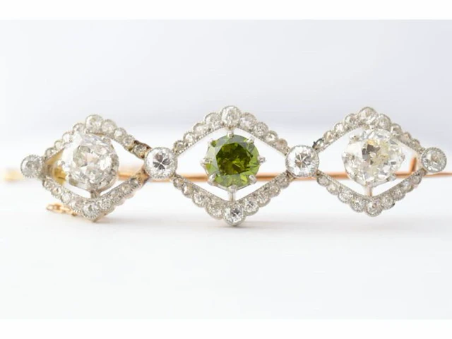 Antieke broche met old cut diamanten en zeldzame demantoid - afbeelding 1 van  7