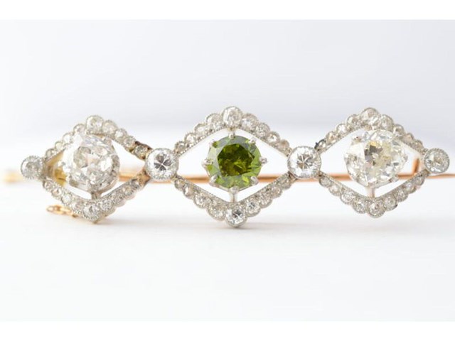 Antieke broche met old cut diamanten en zeldzame demantoiet - afbeelding 1 van  5