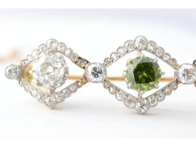 Antieke broche met old cut diamanten en zeldzame demantoiet - afbeelding 2 van  5