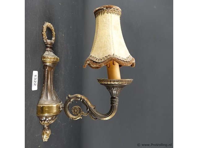 Antieke brons/messing wandkandelaar - afbeelding 1 van  5