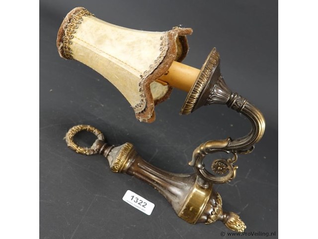 Antieke brons/messing wandkandelaar - afbeelding 2 van  5