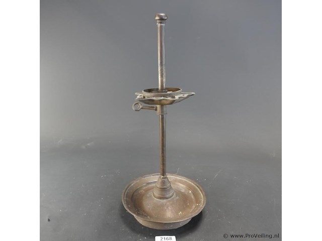 Antieke bronzen of messing olielamp met een verstelbare pit/schaal - afbeelding 1 van  5