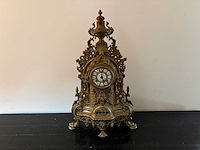 Antieke bronzen tafelklok