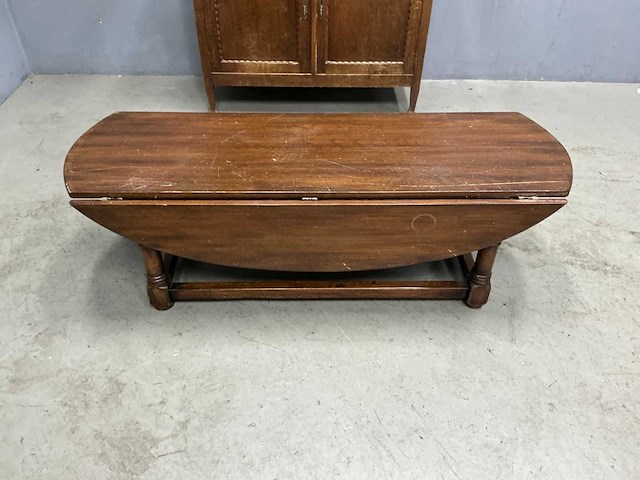 Antieke buffetkast 44x110x786 cm met tafel 140x94x44,5 cm - afbeelding 13 van  15