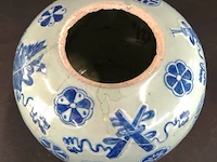 Antieke chinese porseleinen gemberpot, mogelijk uit de ming- of qing-dynastie - afbeelding 2 van  5