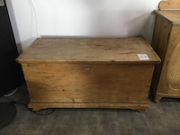 Antieke dekenkist - afbeelding 1 van  4