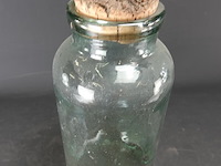 Antieke dikglazen pot met kurk - afbeelding 3 van  5