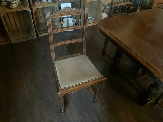 Antieke eethoek met 4 stoelen - afbeelding 2 van  3