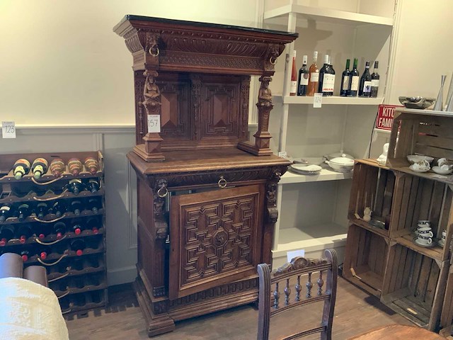 Antieke eiken beeldenkast - afbeelding 1 van  4