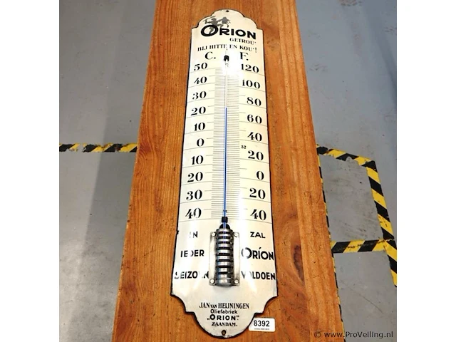 Antieke emaille reclamebuitenthermometer van de oliefabriek 'orion' van jan van heijningen uit zaandam, gemaakt rond 1920 - afbeelding 1 van  6
