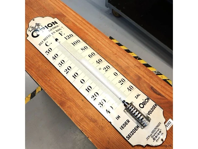 Antieke emaille reclamebuitenthermometer van de oliefabriek 'orion' van jan van heijningen uit zaandam, gemaakt rond 1920 - afbeelding 2 van  6