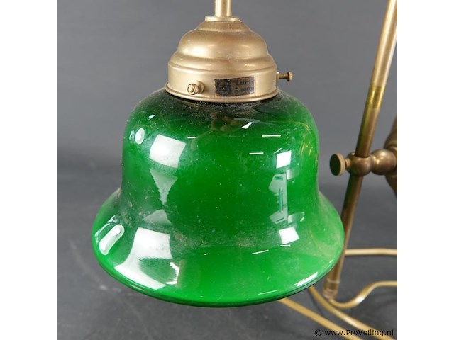 Antieke franse bureaulamp of bibliotheeklamp. brons en messing met kenmerkende smaragdgroene glazen kap. - afbeelding 3 van  5