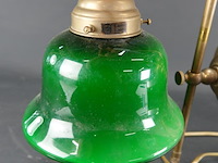 Antieke franse bureaulamp of bibliotheeklamp. brons en messing met kenmerkende smaragdgroene glazen kap. - afbeelding 3 van  5