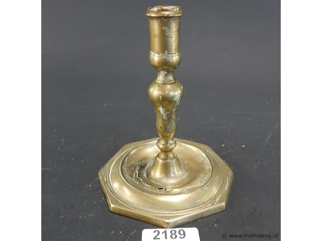 Antieke geelkoperen of bronzen barok kandelaar - afbeelding 1 van  5