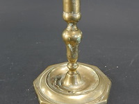 Antieke geelkoperen of bronzen barok kandelaar - afbeelding 1 van  5
