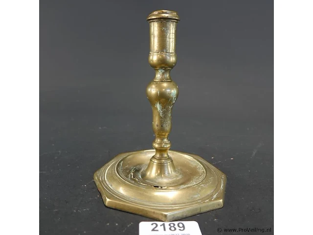 Antieke geelkoperen of bronzen barok kandelaar - afbeelding 2 van  5