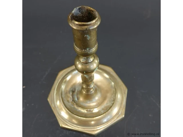 Antieke geelkoperen of bronzen barok kandelaar - afbeelding 3 van  5