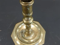 Antieke geelkoperen of bronzen barok kandelaar - afbeelding 3 van  5