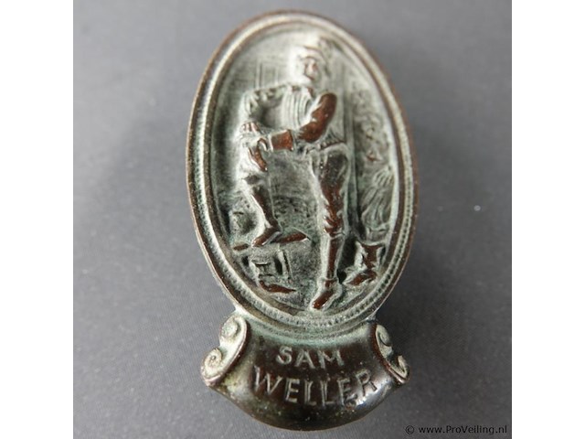 Antieke gietijzeren schoenpoetshouder of deurklopper die "sam weller" uitbeeldt, een bekend personage uit charles dickens' "the pickwick papers" - afbeelding 2 van  5