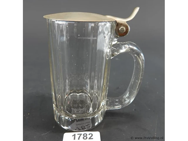 Antieke glazen bierpul met een tinnen deksel, vergelijkbaar met modellen uit duitsland rond 1900. - afbeelding 1 van  5