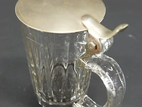 Antieke glazen bierpul met een tinnen deksel, vergelijkbaar met modellen uit duitsland rond 1900. - afbeelding 2 van  5